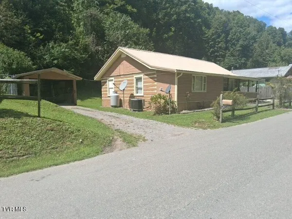 $108,000 | 2301 State Road 636, St. Charles, VA 24282