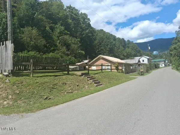 $108,000 | 2301 State Road 636, St. Charles, VA 24282