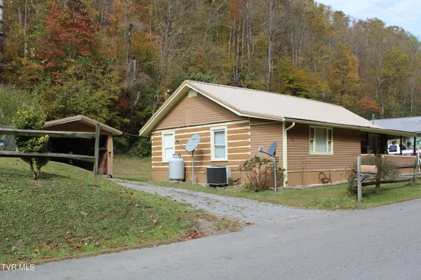 $115,000 | 2301 State Road 636, St. Charles, VA 24282