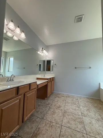 $2,200 | 766 Crest Valley Place, Henderson, NV 89011
