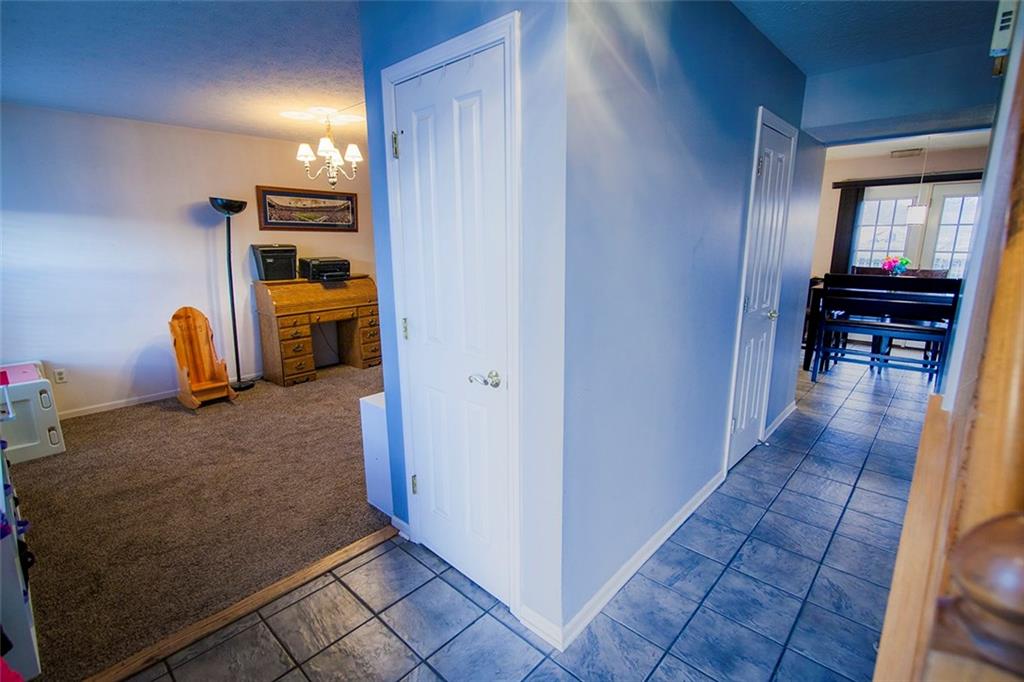 120 Canterbury Road Pendleton, IN 46064 - Photo 2 of 24