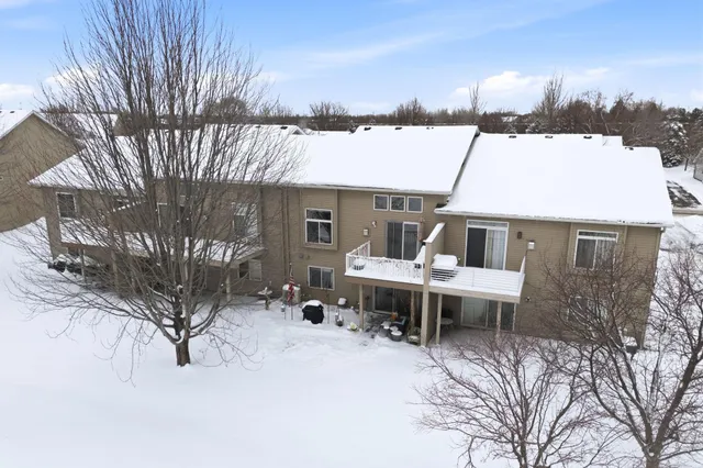 $350,000 | 3909 93rd Avenue North, Brooklyn Park, MN 55443