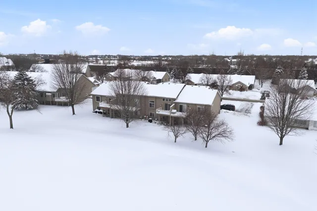 $350,000 | 3909 93rd Avenue North, Brooklyn Park, MN 55443