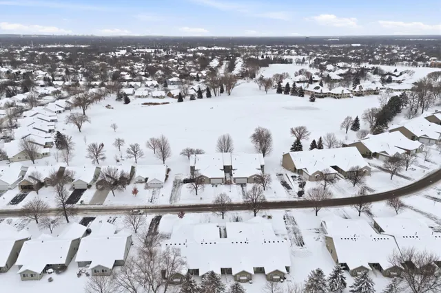 $350,000 | 3909 93rd Avenue North, Brooklyn Park, MN 55443