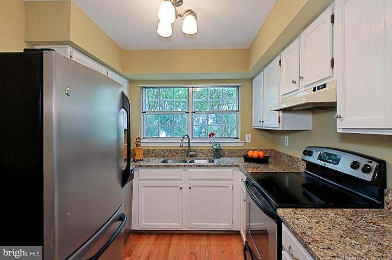 7739 Inversham Drive, Unit 182 Falls Church, VA 22042 - Photo 10 of 30 Kitchen