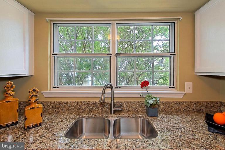 7739 Inversham Drive, Unit 182 Falls Church, VA 22042 - Photo 11 of 30 Kitchen #2