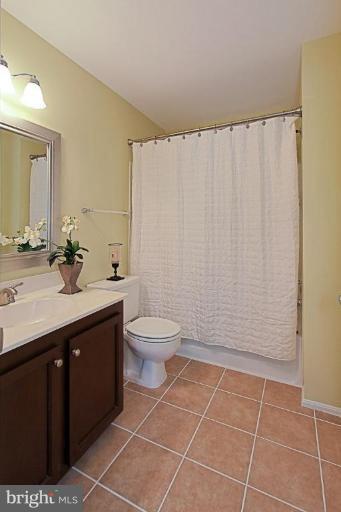 7739 Inversham Drive, Unit 182 Falls Church, VA 22042 - Photo 18 of 30 Master Bath