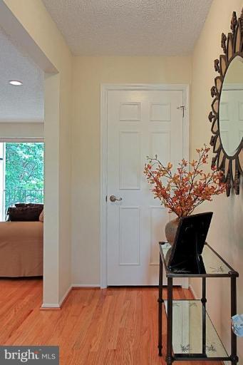 7739 Inversham Drive, Unit 182 Falls Church, VA 22042 - Photo 3 of 30 Entrance / Foyer