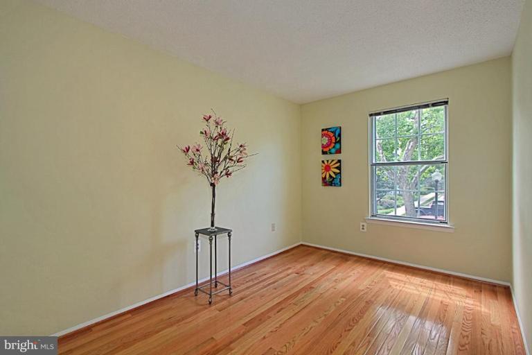 7739 Inversham Drive, Unit 182 Falls Church, VA 22042 - Photo 22 of 30 Bedroom #2