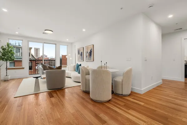 $1,795,000 | 58 Kent, Unit U301, Brookline, MA 02445