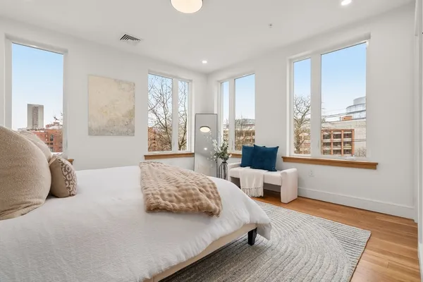 $1,795,000 | 58 Kent, Unit U301, Brookline, MA 02445