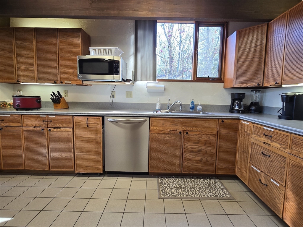 74 Perry Road Athol, MA 01364 - Photo 11 of 33