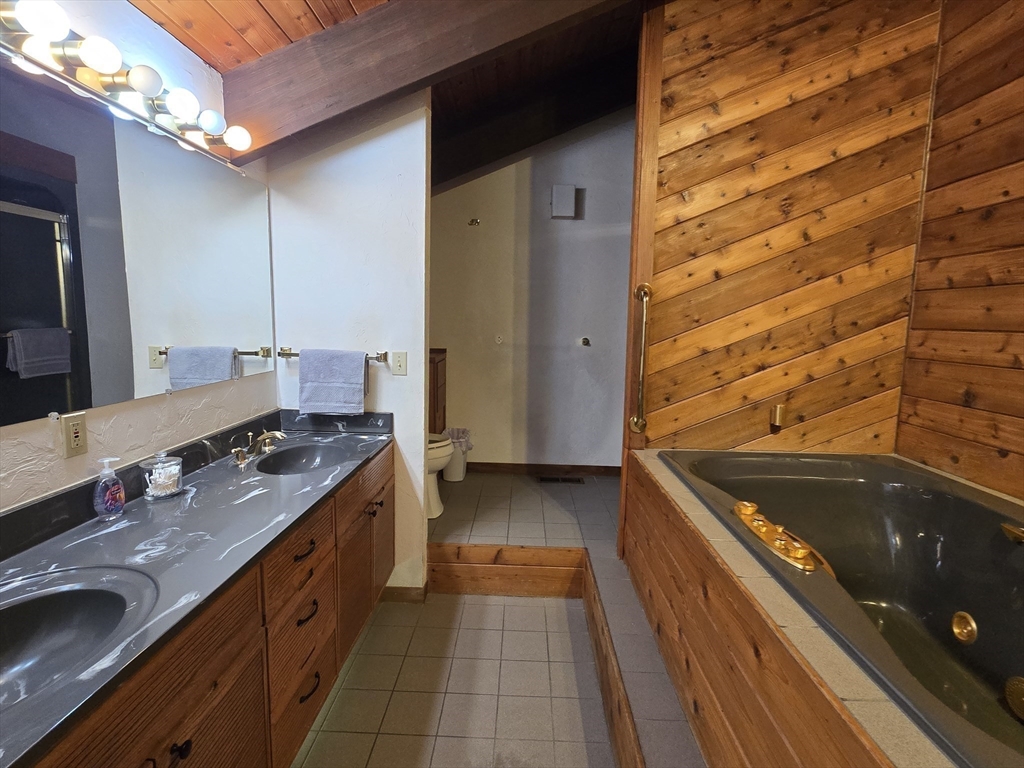 74 Perry Road Athol, MA 01364 - Photo 17 of 33