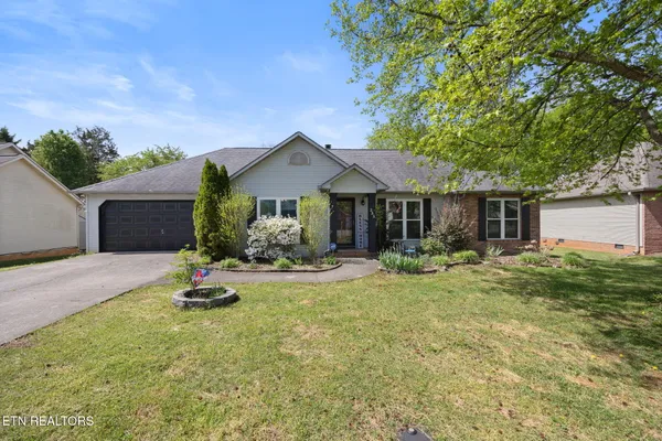 $425,000 | 235 Lavista Drive, Maryville, TN 37804