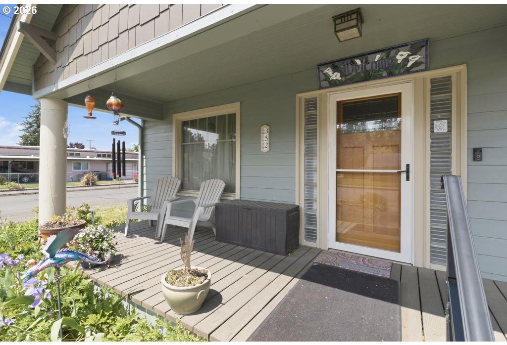 352 West M Street Springfield, OR 97477 - Photo 1 of 42 Gallery Image 1