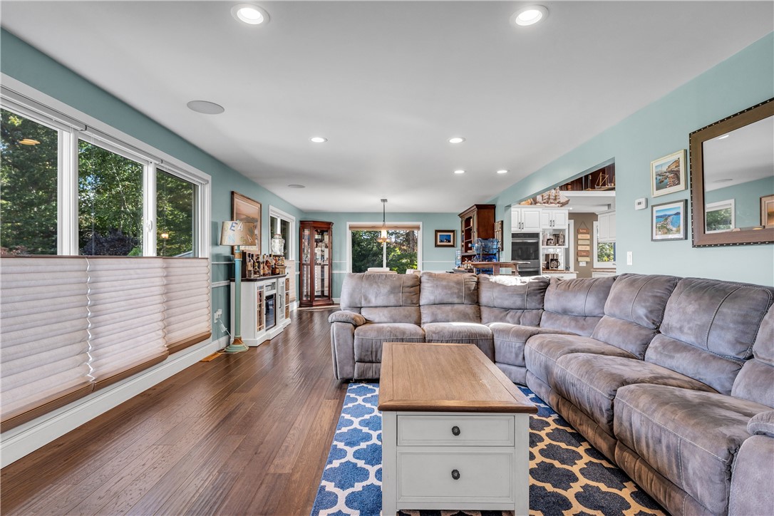 12 Pickering Drive Westerly, RI 02891 - Photo 22 of 47