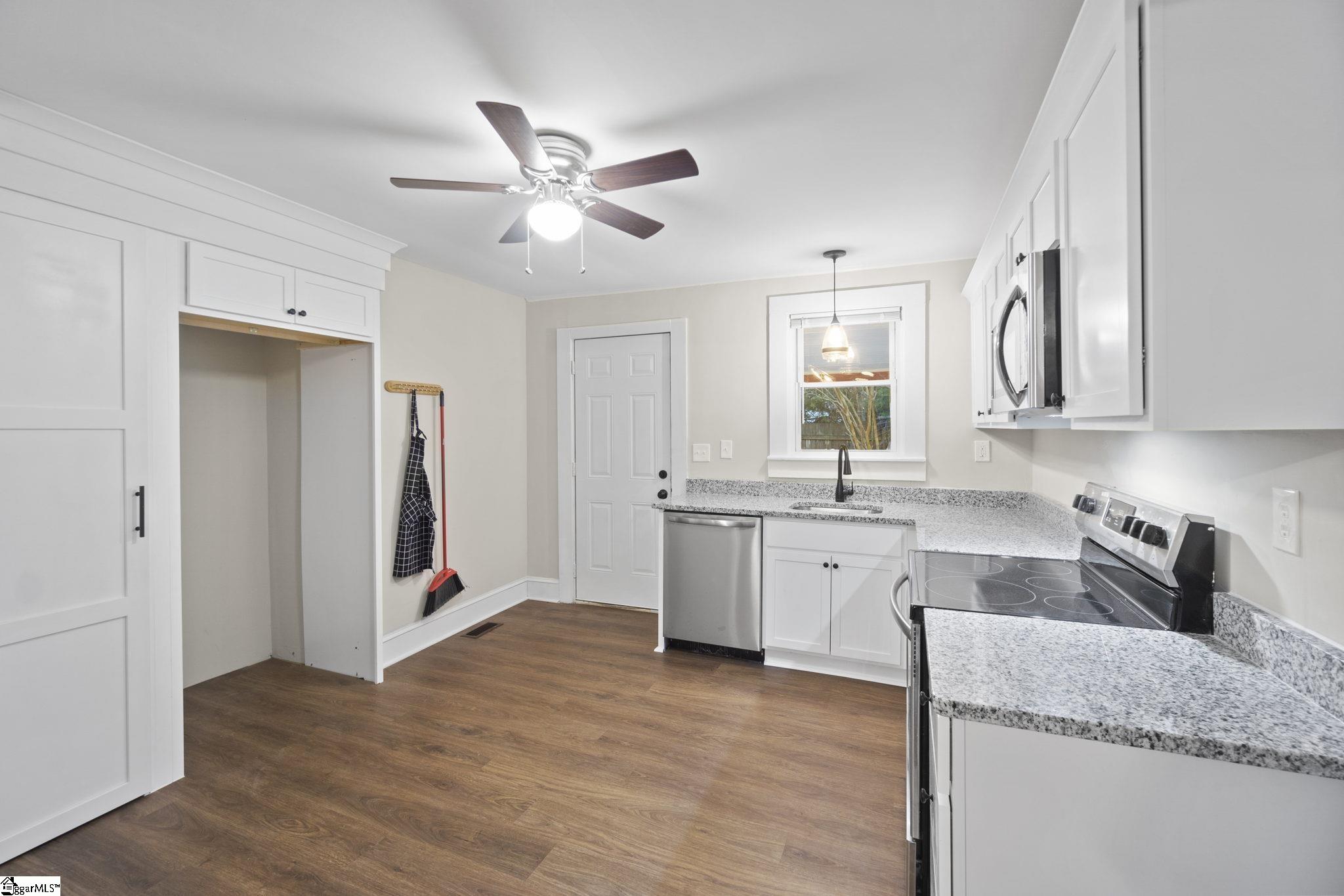 6 Hall Road Greenville, SC 29609 - Photo 11 of 25 Gallery Image 11