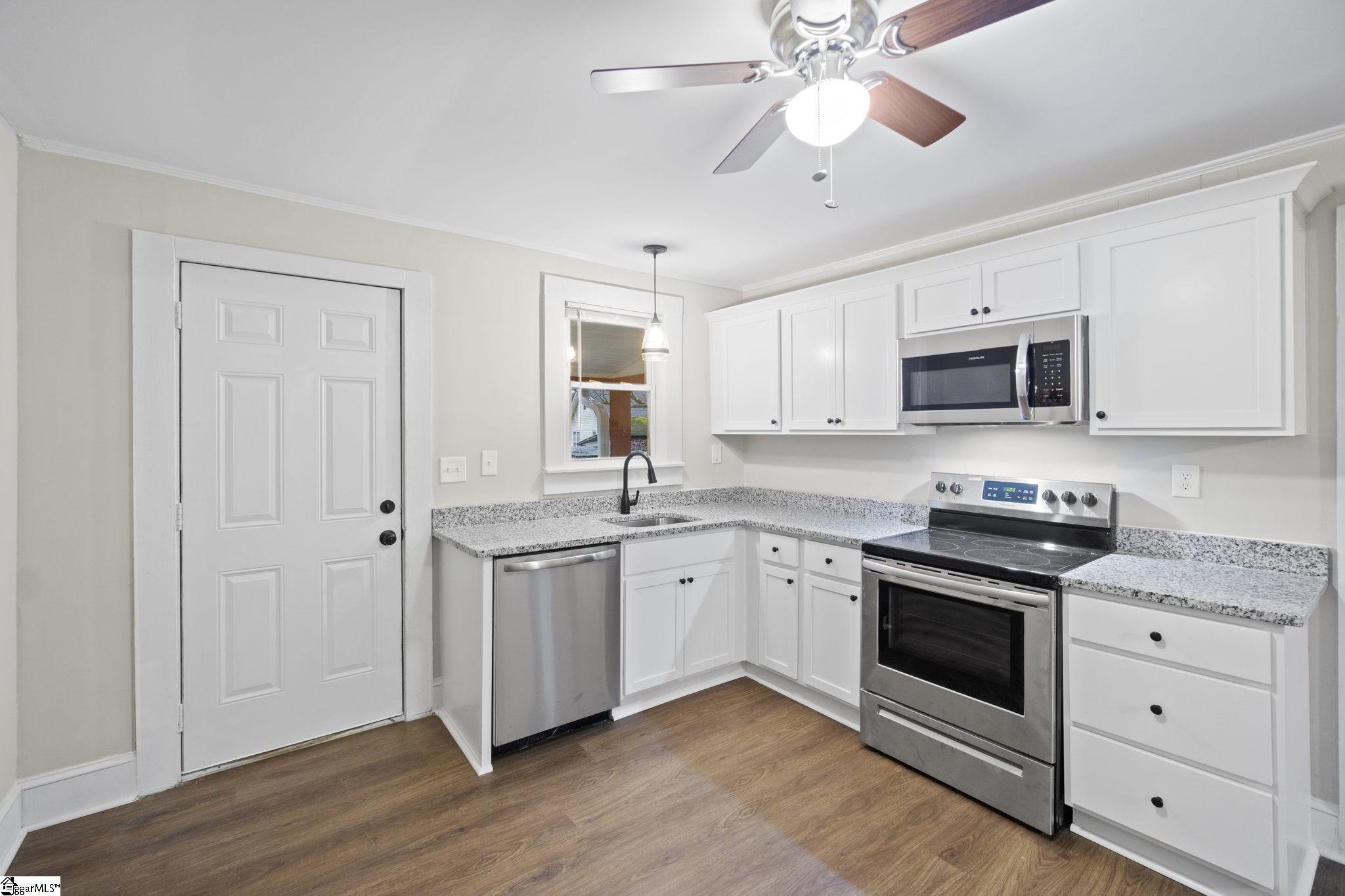 6 Hall Road Greenville, SC 29609 - Photo 12 of 25 Gallery Image 12