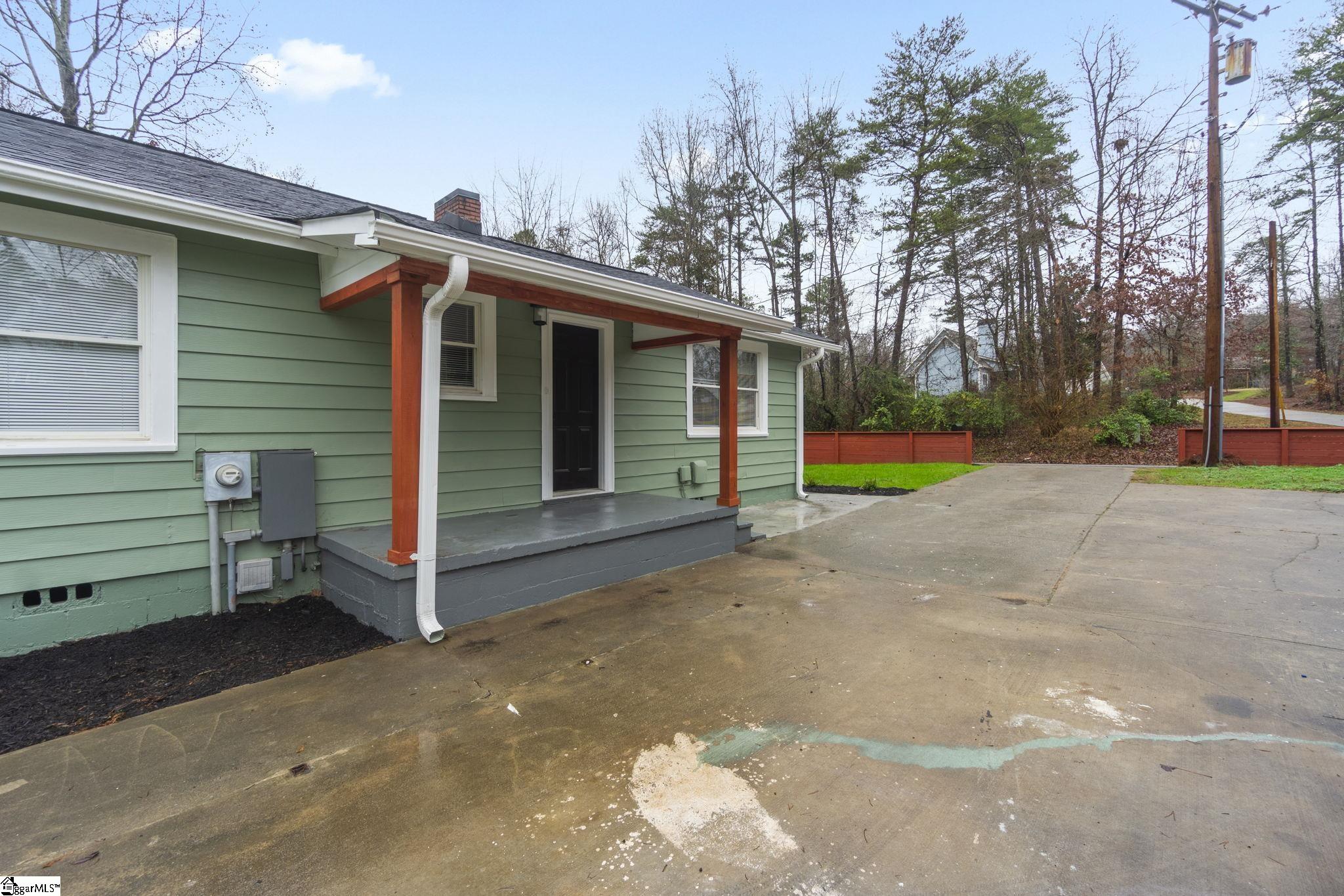 6 Hall Road Greenville, SC 29609 - Photo 24 of 25 Gallery Image 24