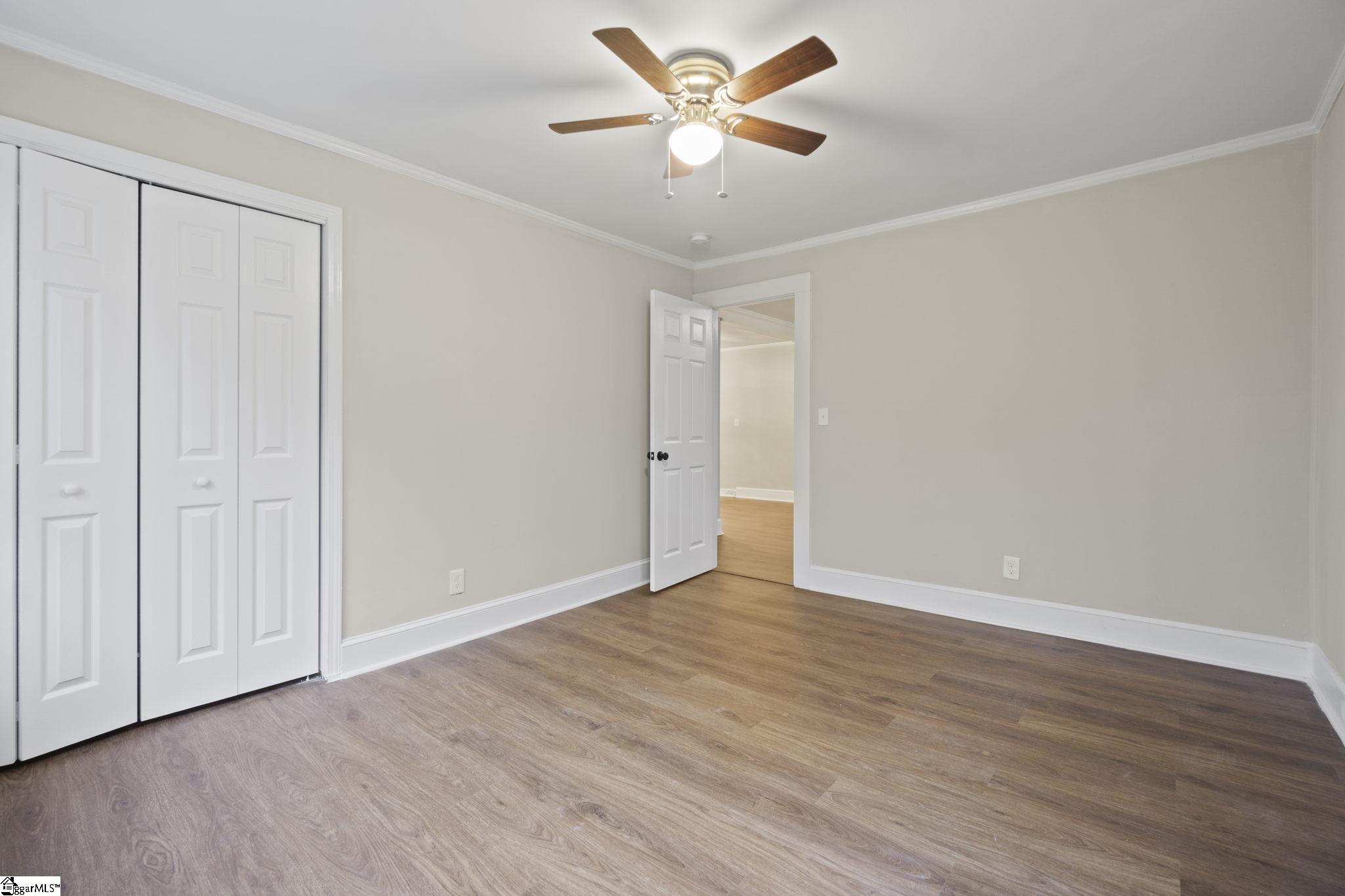 6 Hall Road Greenville, SC 29609 - Photo 7 of 25 Gallery Image 7