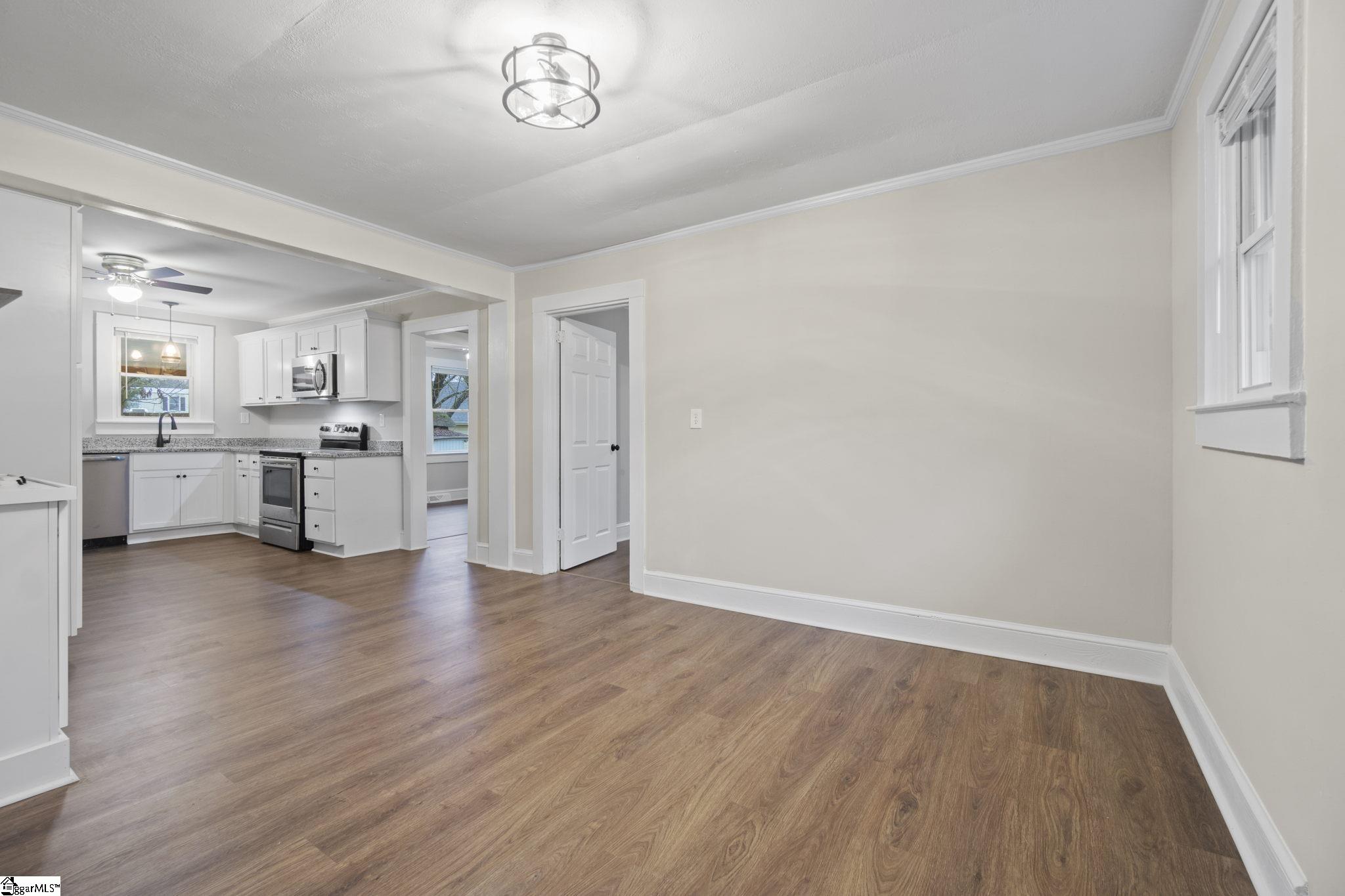 6 Hall Road Greenville, SC 29609 - Photo 8 of 25 Gallery Image 8
