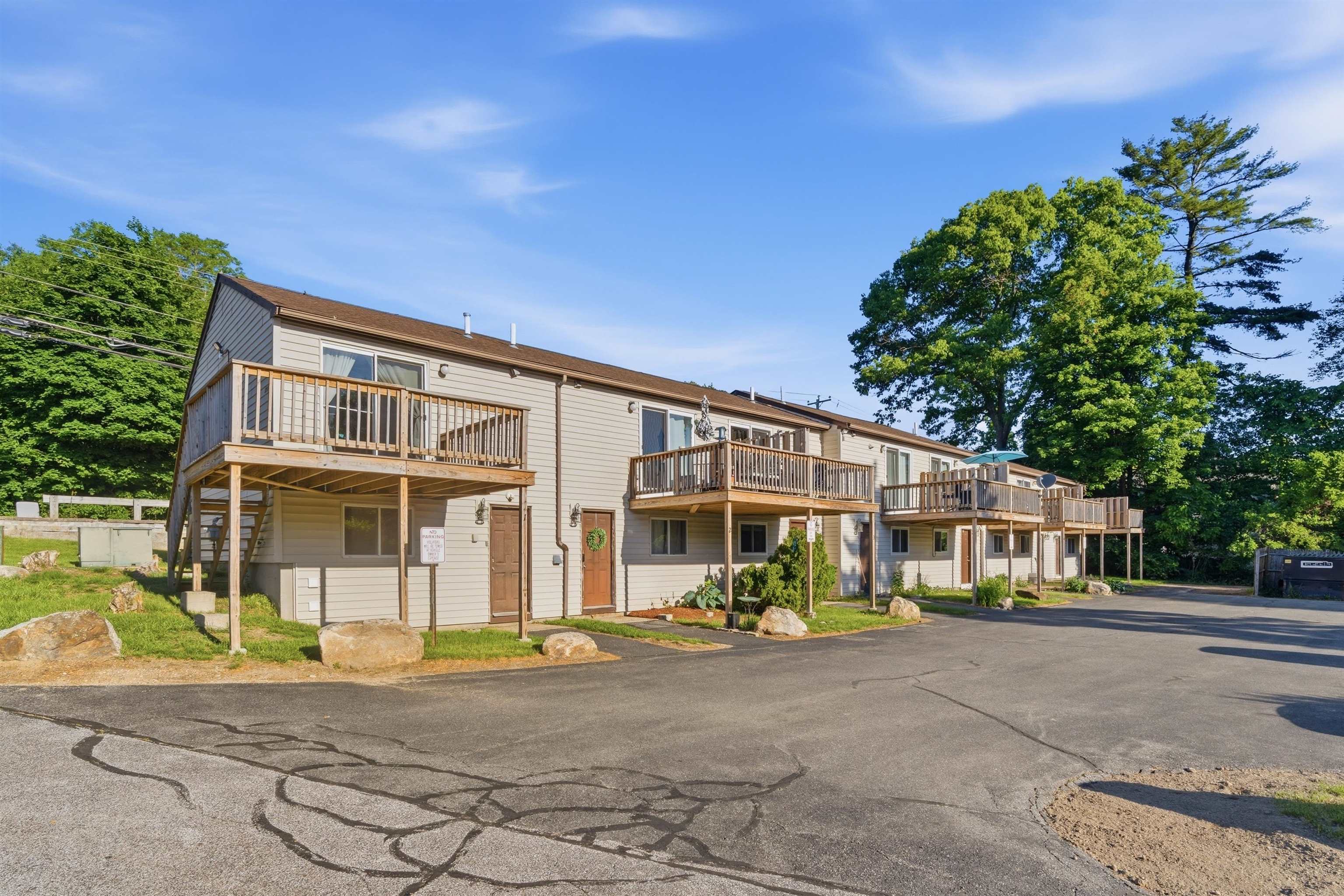 897 Mammoth Road, Unit 8 Manchester, NH 03104 - Photo 2 of 48