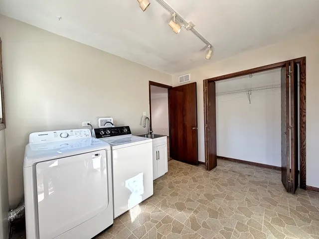 $4,500 | 6710 Wedgewood Lane, Willowbrook, IL 60527