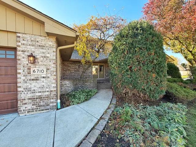 $4,500 | 6710 Wedgewood Lane, Willowbrook, IL 60527