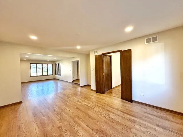 $4,500 | 6710 Wedgewood Lane, Willowbrook, IL 60527