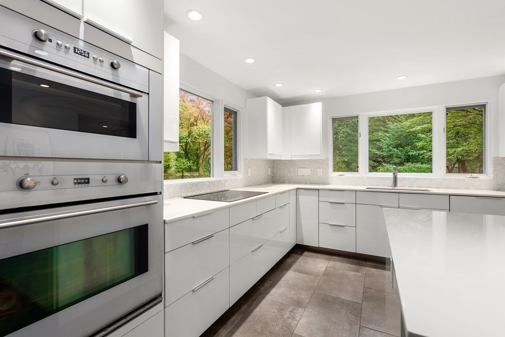 132 Woodridge Road Wayland, MA 01778 - Photo 12 of 42