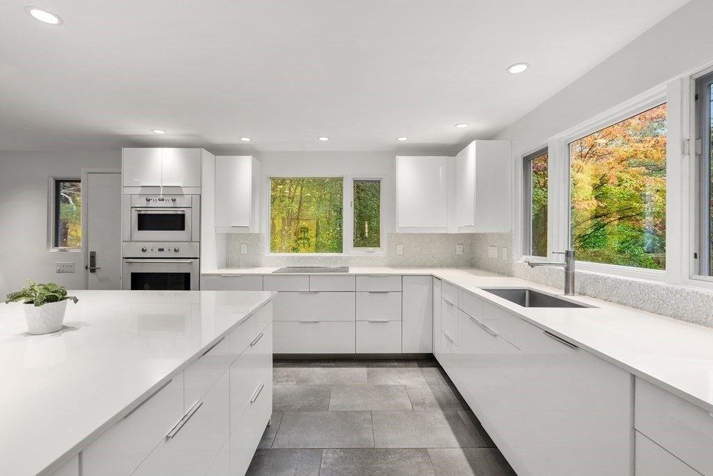 132 Woodridge Road Wayland, MA 01778 - Photo 15 of 42