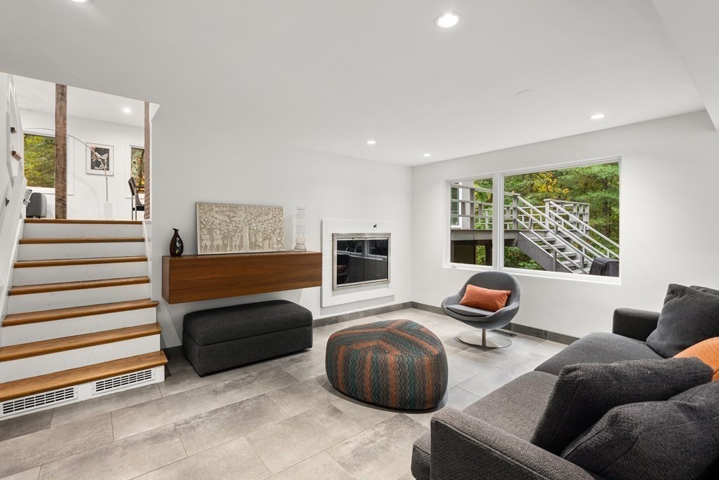 132 Woodridge Road Wayland, MA 01778 - Photo 19 of 42