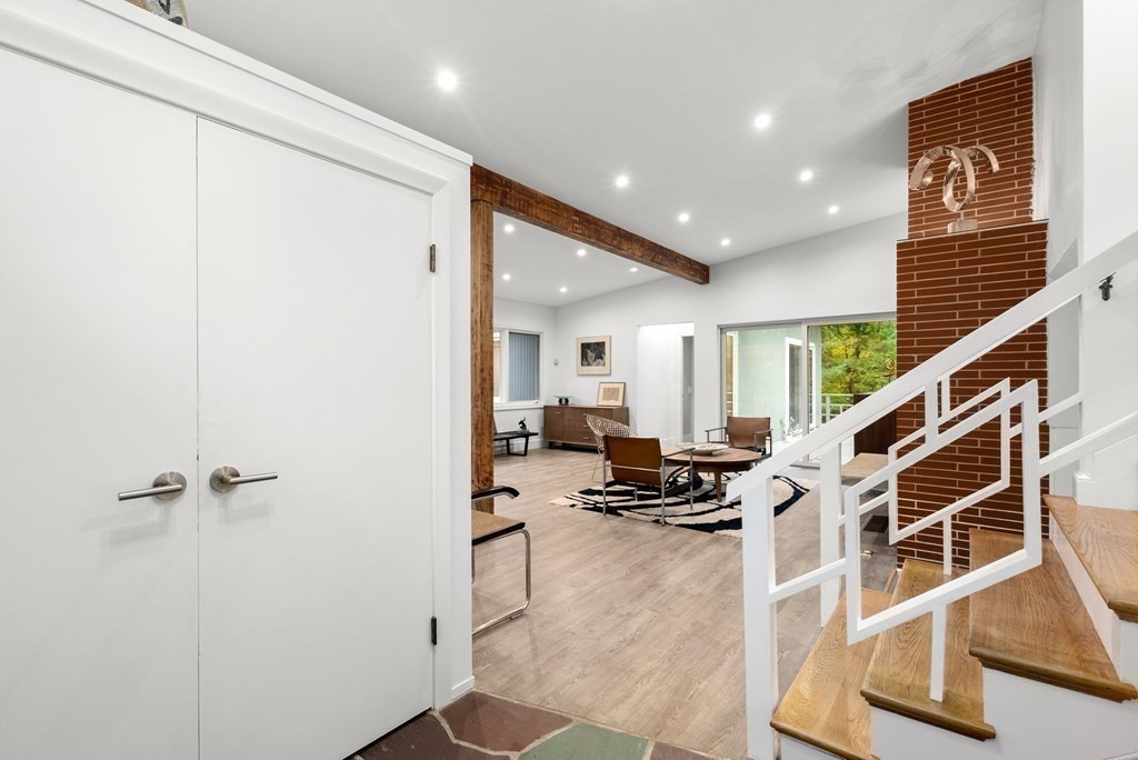 132 Woodridge Road Wayland, MA 01778 - Photo 2 of 42