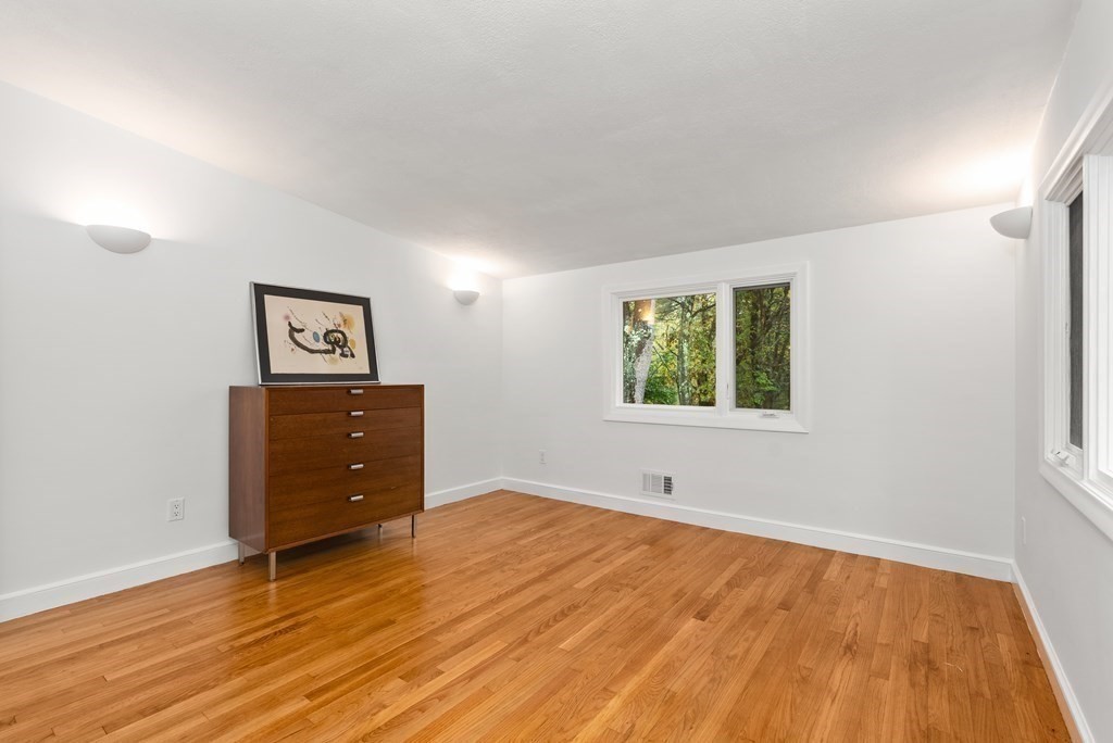 132 Woodridge Road Wayland, MA 01778 - Photo 24 of 42