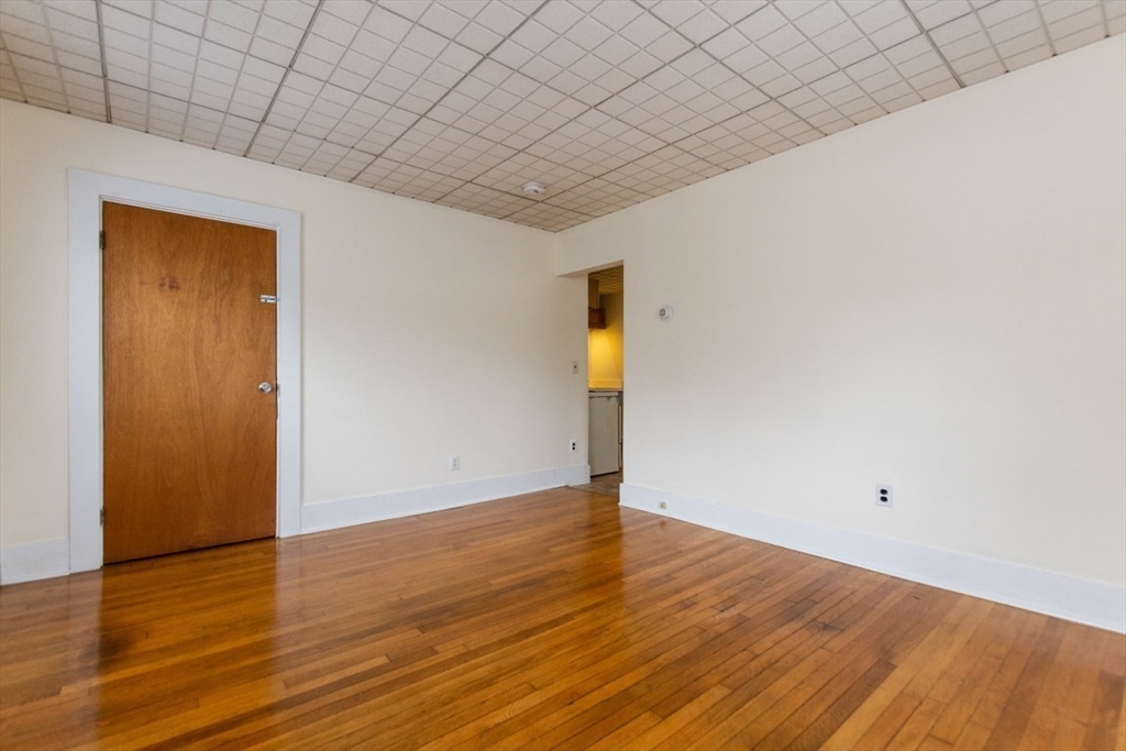 19-1 Spring Street, Unit 1 Stoneham, MA 02180 - Photo 5 of 38