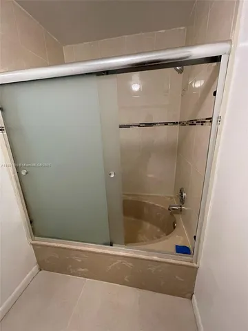 $3,000 | 2718 South University Drive, Unit 17C, Davie, FL 33328