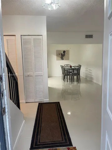 $3,000 | 2718 South University Drive, Unit 17C, Davie, FL 33328