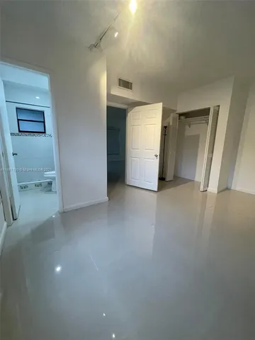 $3,000 | 2718 South University Drive, Unit 17C, Davie, FL 33328