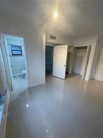 $3,000 | 2718 South University Drive, Unit 17C, Davie, FL 33328