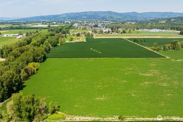 a view of an ocean and a mountain view