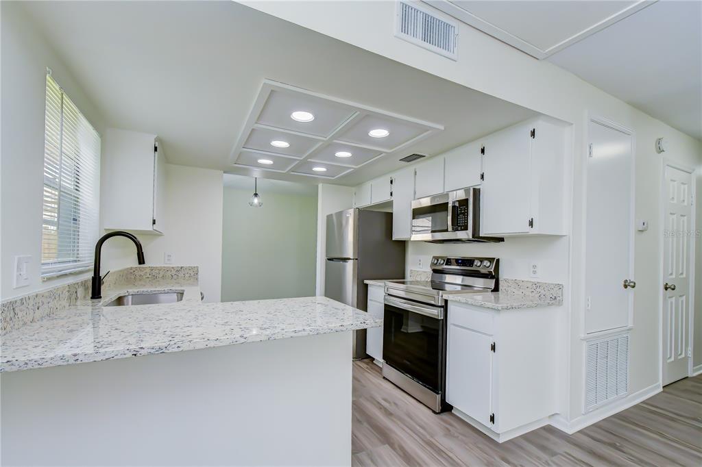 9703 Fox Hollow Road Tampa, FL 33647 - Photo 9 of 21 Gallery Image 9
