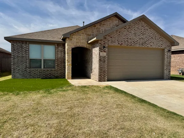 $1,800 | 723 East 17th Street, Wolfforth, TX 79382