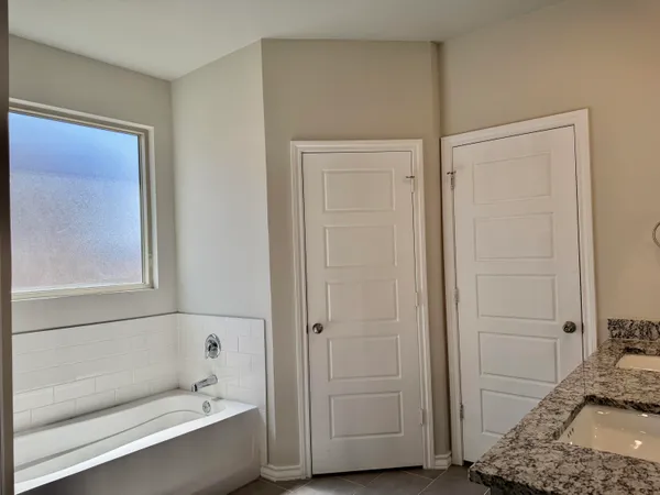 $1,800 | 723 East 17th Street, Wolfforth, TX 79382