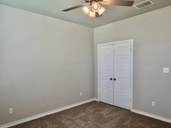 $1,800 | 723 East 17th Street, Wolfforth, TX 79382