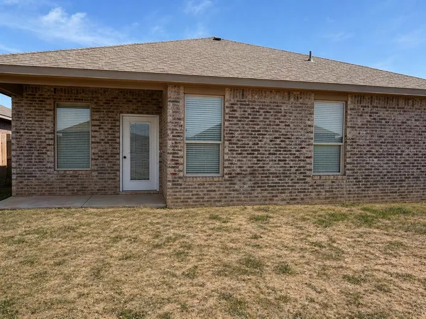 $1,800 | 723 East 17th Street, Wolfforth, TX 79382