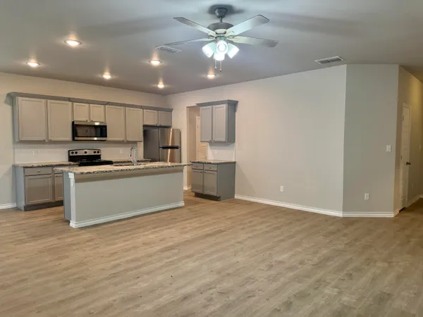 $1,800 | 723 East 17th Street, Wolfforth, TX 79382