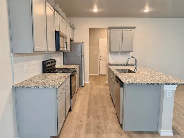 $1,800 | 723 East 17th Street, Wolfforth, TX 79382