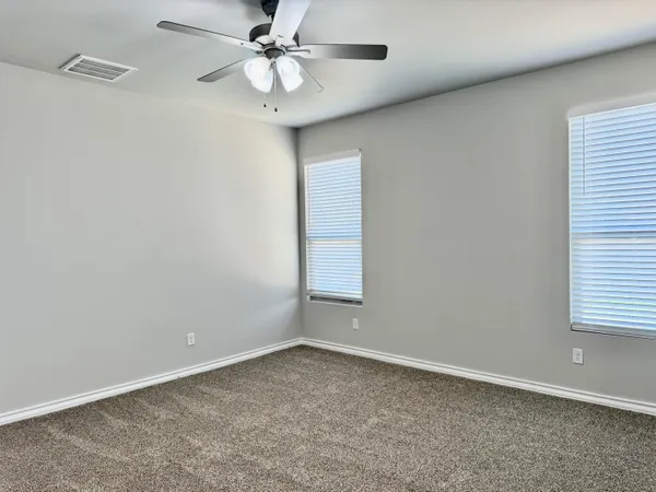 $1,800 | 723 East 17th Street, Wolfforth, TX 79382