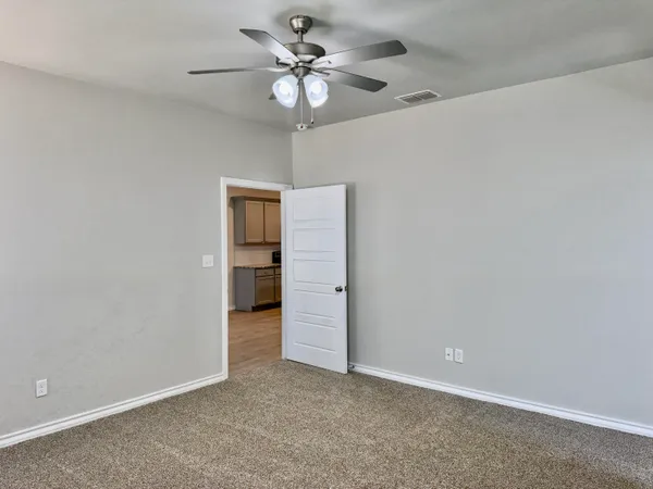 $1,800 | 723 East 17th Street, Wolfforth, TX 79382