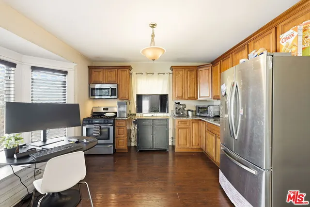 $1,168,800 | 2712 Kenwood Avenue, Los Angeles, CA 90007